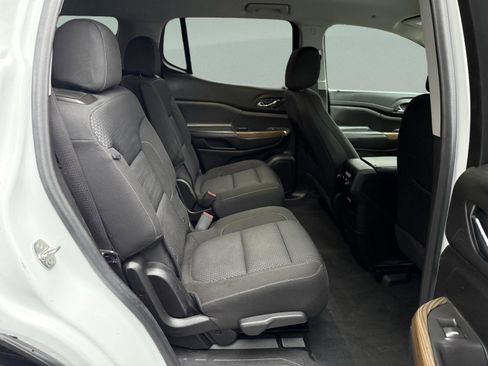Used 2022 GMC Acadia SLE image 29