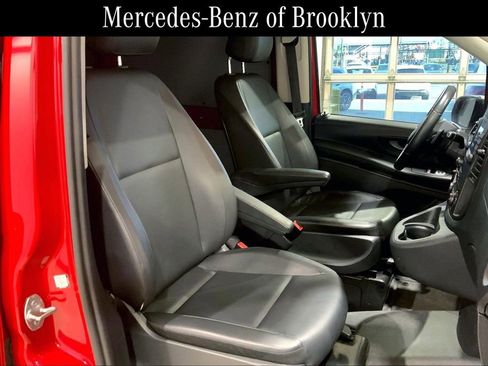 Used 2022 Mercedes-Benz Metris image 8