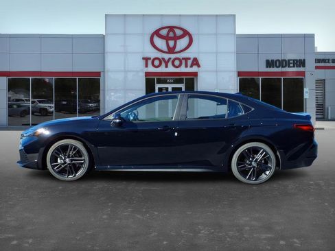 New 2026 Toyota Camry Hybrid image 3