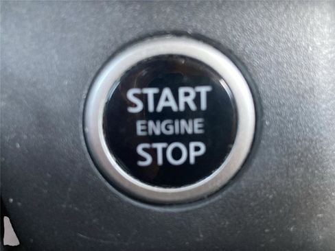 Used 2021 Nissan Rogue SL w/ Premium Package image 16