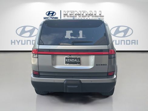 Used 2024 Lexus GX 550 w/ Cold Area Package AWD/4WD image 5