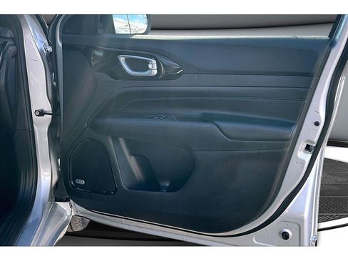 Used 2025 Jeep Compass Limited w/ High Altitude Package image 20