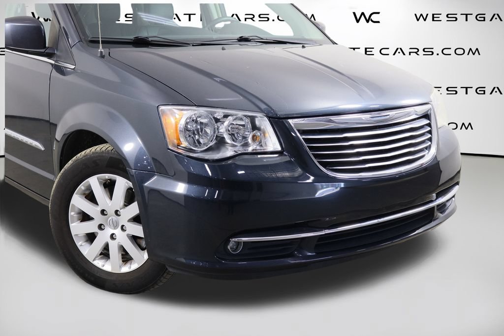 Used 2014 Chrysler Town & Country Touring FWD image 36