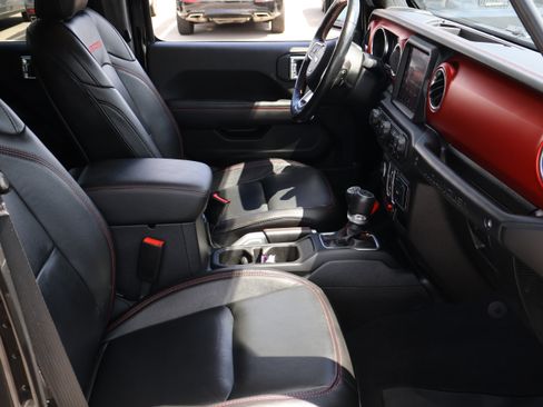 Used 2019 Jeep Wrangler Unlimited Rubicon AWD/4WD image 8