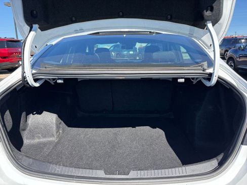 Used 2024 Chevrolet Malibu LT image 32