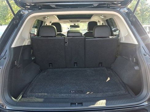 Used 2019 Volkswagen Tiguan SE w/ Panoramic Sunroof Package image 30