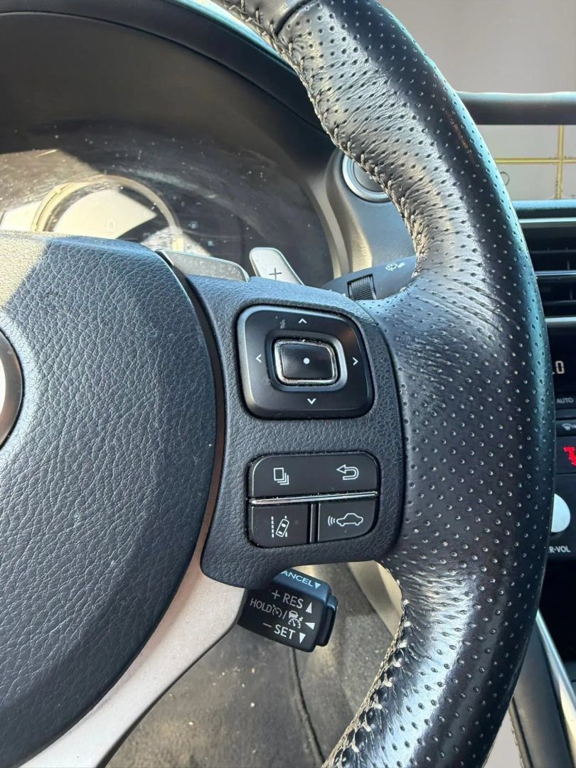 Used 2018 Lexus IS 350 F Sport RWD image 22