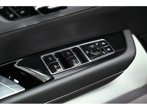 New 2026 Cadillac Vistiq Platinum image 17