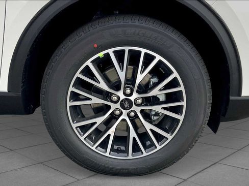 New 2025 Ford Escape SE image 12