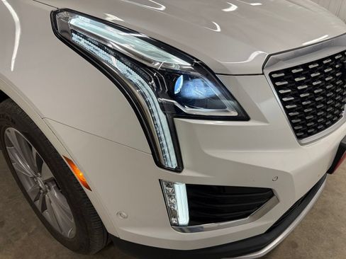 Used 2022 Cadillac XT5 Premium Luxury w/ Technology Package FWD image 4