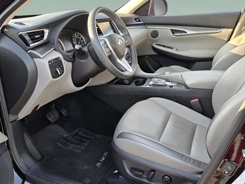 Used 2023 INFINITI QX50 Luxe image 11