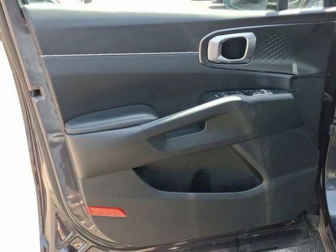 Used 2023 Kia Sorento EX AWD/4WD image 12