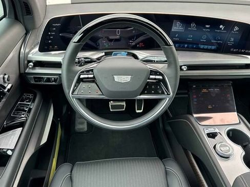 New 2026 Cadillac Vistiq Premium Luxury w/ LPO, Floor Liner Package AWD/4WD image 14
