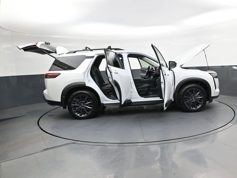 New 2026 Nissan Pathfinder SL w/ SL Premium Package AWD/4WD image 49