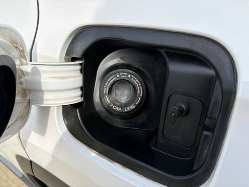 Certified 2025 Honda Pilot Elite image 36