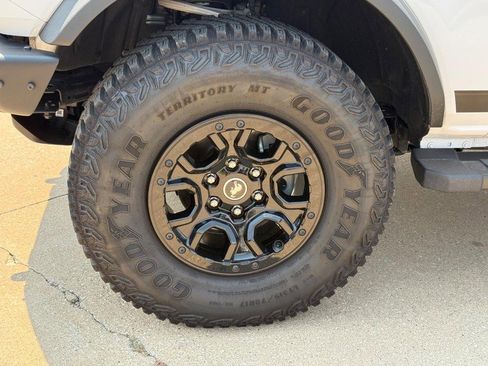 Used 2023 Ford Bronco Wildtrak image 9