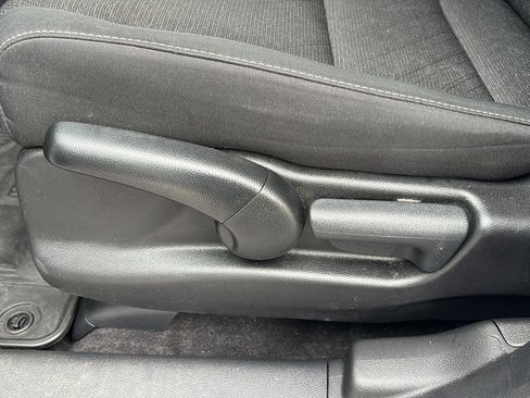 Used 2025 Honda Ridgeline Sport image 19