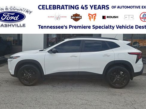 Used 2024 Chevrolet Trax ACTIV w/ Sunroof Package FWD image 1
