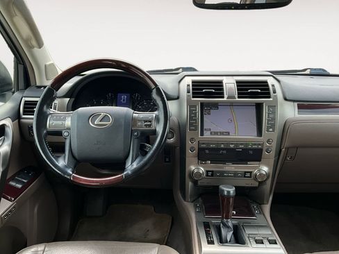 Used 2018 Lexus GX 460 Premium w/ Premium Package image 10