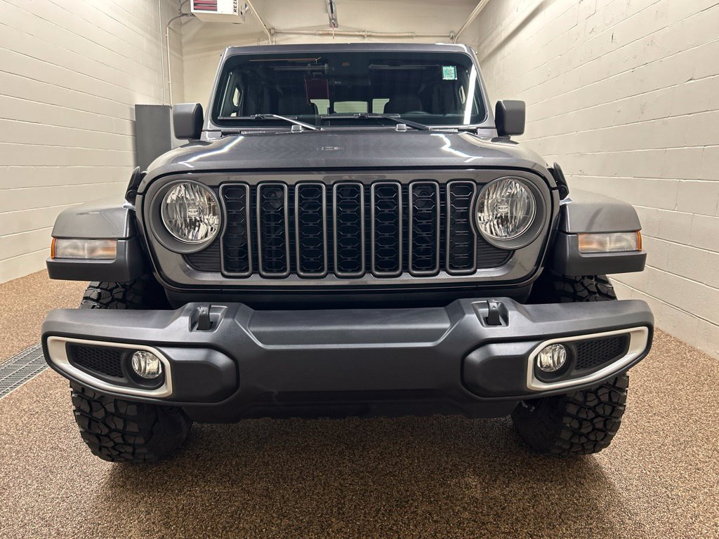 Used 2025 Jeep Gladiator Sport AWD/4WD image 7