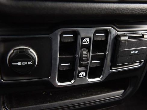 Used 2025 Jeep Wrangler Unlimited Sport AWD/4WD image 15