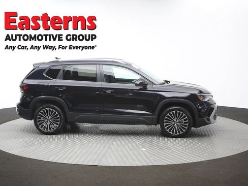 Used 2025 Volkswagen Taos SE FWD image 47