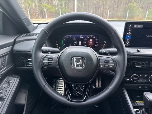 Used 2025 Honda Accord Sport image 18