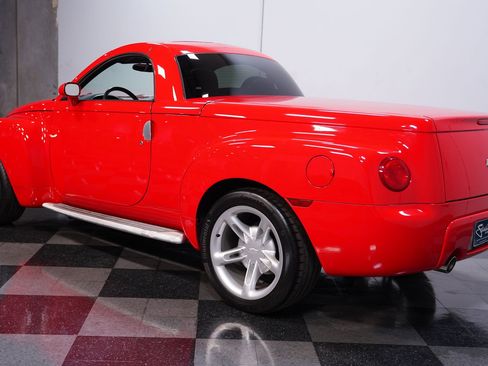 Used 2005 Chevrolet SSR image 8