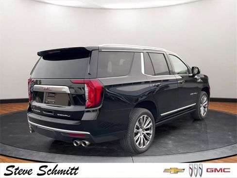 Used 2021 GMC Yukon Denali w/ Denali Premium Package image 9