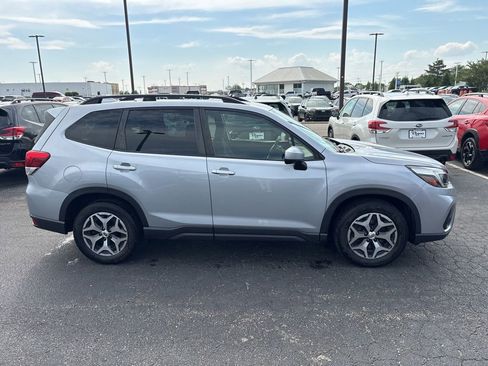 Used 2021 Subaru Forester Premium w/ Popular Package #1 AWD/4WD image 2