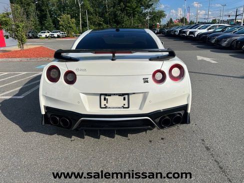 Used 2021 Nissan GT-R Premium AWD/4WD image 6