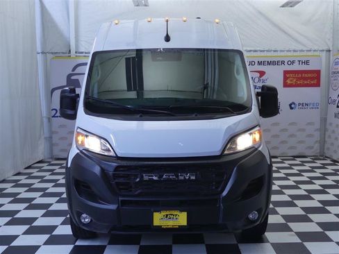 Used 2024 RAM ProMaster 2500 w/ Convenience Group FWD image 2