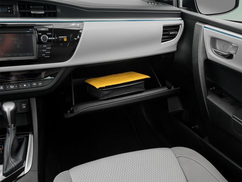 Used 2016 Toyota Corolla LE FWD image 33
