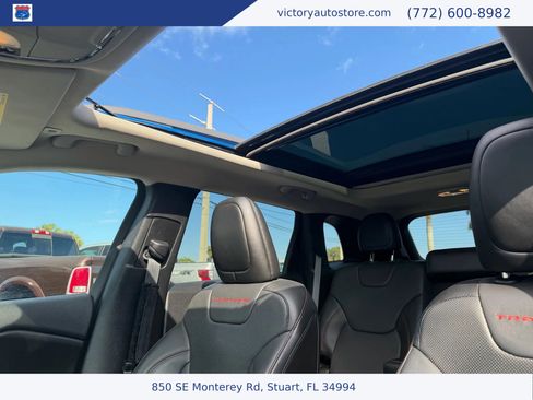 Used 2018 Jeep Cherokee Trailhawk w/ Quick Order Package 27L image 60