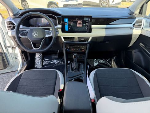 New 2026 Volkswagen Taos SE FWD image 25