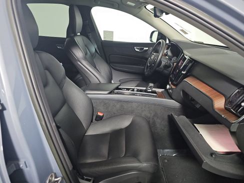Used 2023 Volvo XC60 B5 Plus w/ Protection Package Premier AWD/4WD image 11