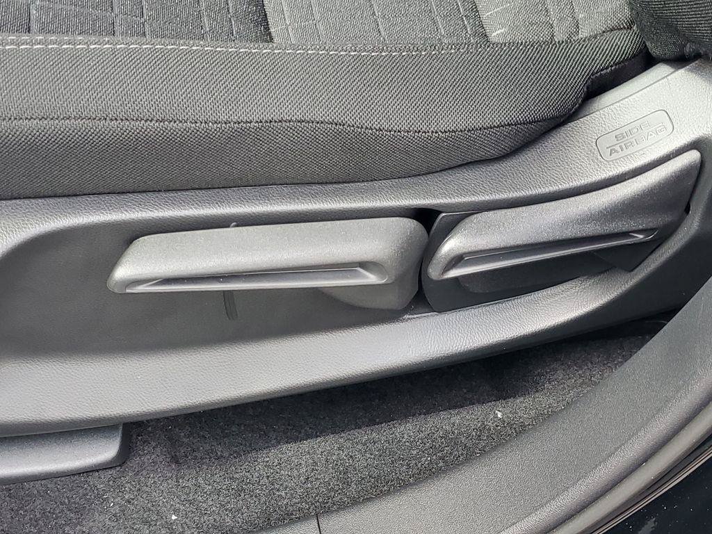 New 2027 Honda HR-V LX image 6