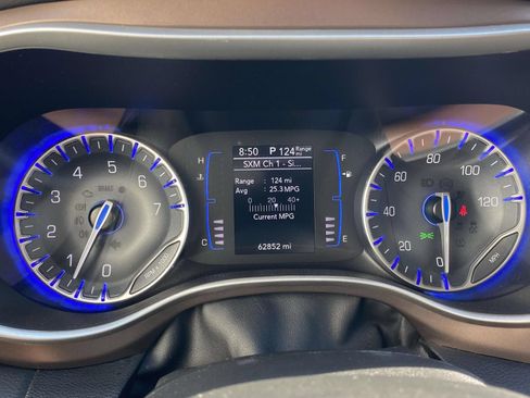 Used 2023 Chrysler Voyager LX FWD image 23