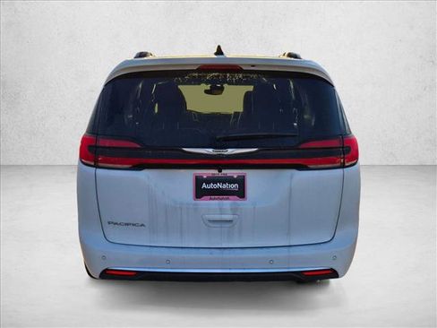 New 2026 Chrysler Pacifica Pinnacle FWD image 8