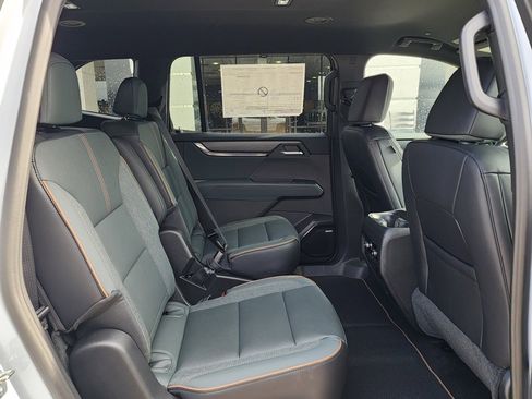 New 2026 GMC Acadia AT4 w/ Luxury Package image 47