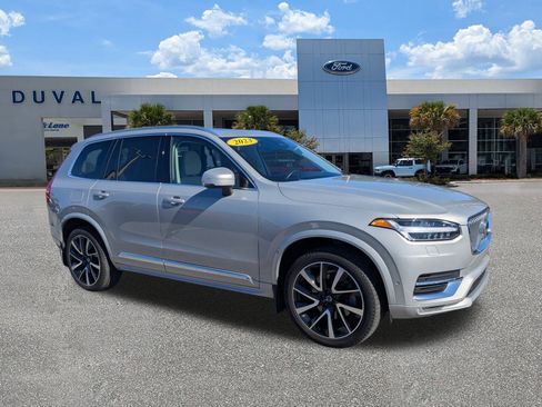 Used 2023 Volvo XC90 B5 Plus image 2