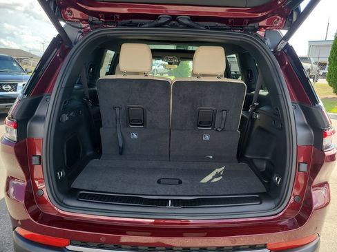 New 2026 Jeep Grand Cherokee L Limited AWD/4WD image 9