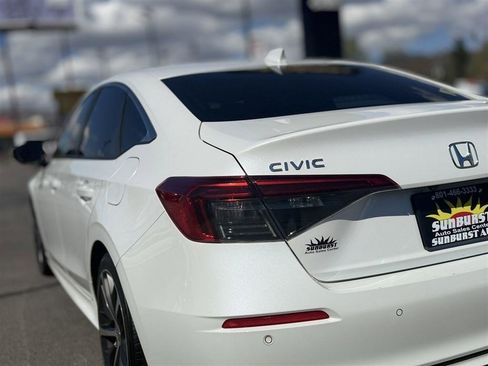 Used 2022 Honda Civic Touring image 13