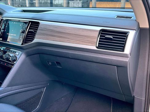 Used 2023 Volkswagen Atlas SEL image 18