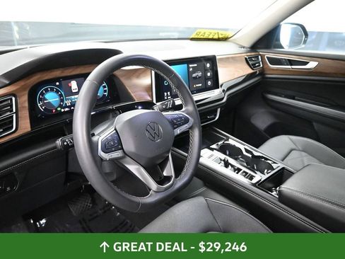 Used 2024 Volkswagen Atlas SE image 24
