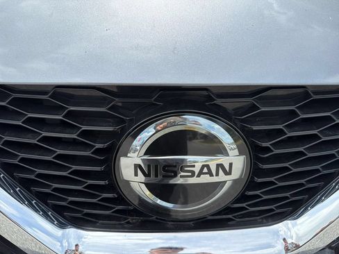 Used 2022 Nissan Rogue Sport SL AWD/4WD image 44