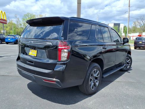 Used 2022 Chevrolet Tahoe Z71 w/ Luxury Package AWD/4WD image 7