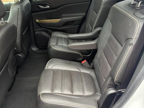 Used 2018 GMC Acadia Denali w/ Technology Package AWD/4WD image 21
