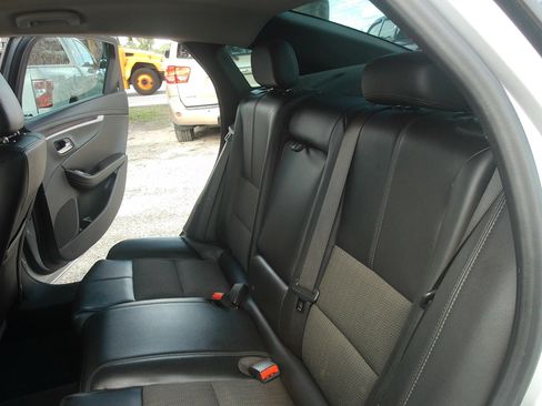 Used 2017 Chevrolet Impala LT FWD image 34