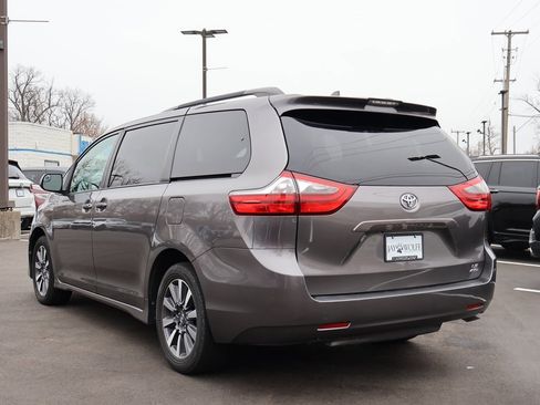 Used 2020 Toyota Sienna LE image 5